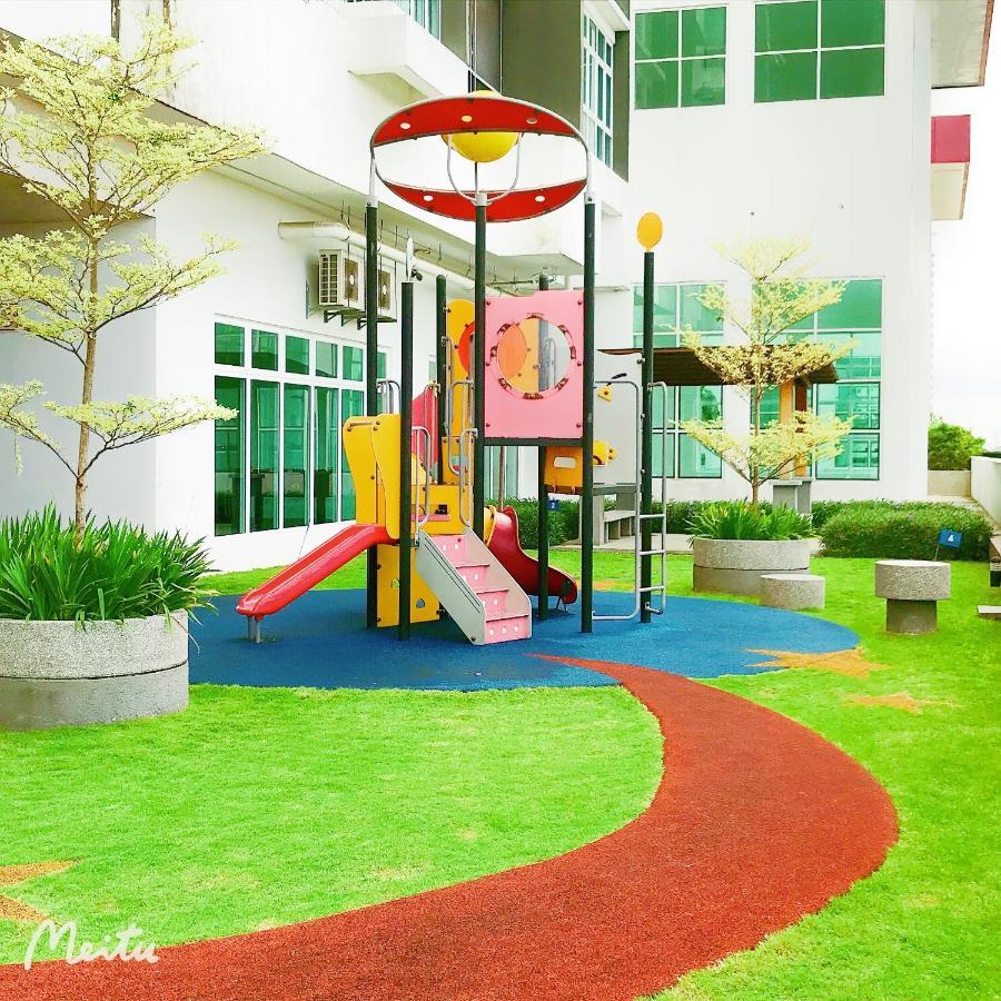 Twin Galaxy By Greatday Apartment Johor Bahru Bagian luar foto